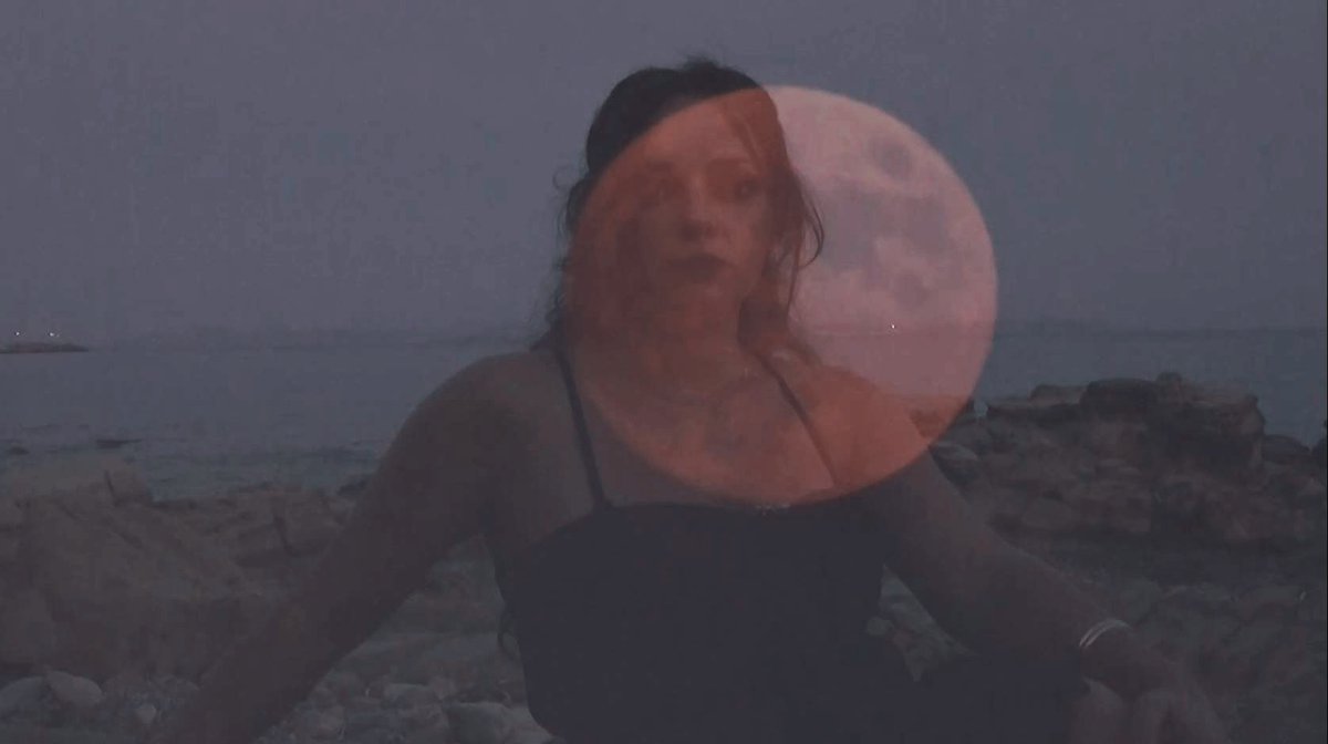 PoppysSpace's tweet photo. ✨New Mysterious ASMR Video 🖤 On the beach on the full moon, mysterious atmosphere, lamp light, sparkles ✨ sea water sounds and more💕  headphones and this one gonna travel you somewhere else. 
https://t.co/EpWh1I0JE3

#asmr #mysterious #Dark #moon #atmospheric #poppy #polarity https://t.co/yoLFoLqcQD