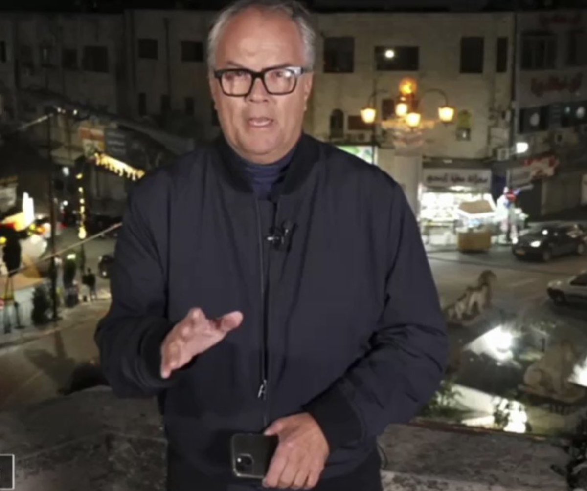 Tony_Raynor's tweet photo. @mattfrei thank you for bringing us your reporting from Israel Matt. Love your blouson if you fancy sharing what brand it is https://t.co/2OoMIRKYjl