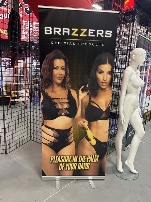 @BrazzersToys @Brazzers at @EXXXOTICA https://t.co/HYFvUI0xo1<a class="tags" target="_blank" title="On Twitter" href="/?out=eyJ0eXAiOiJKV1QiLCJhbGciOiJIUzUxMiJ9.eyJpYXQiOjE3MTk3MzI2MTksImlzcyI6InR3cG9ybnN0YXJzLmNvbSIsIm5iZiI6MTcxOTczMjYxOSwiZXhwIjoxNzUxMjY4NjE5LCJyZWRpcmVjdF91cmwiOiJodHRwczovL3R3aXR0ZXIuY29tL0JyYXp6ZXJzVG95cyJ9.dfX07arzQn2pO0jfBzom_ufSn7cB1SJR2wnZyFxsoF0d85C_uckRTDG6relaSvoMmadFdAAT8Q0ExirUKJ6EuQ">@BrazzersToys</a><a class="tags" href="/tag/brazzers">@brazzers</a><a class="tags" target="_blank" title="On Twitter" href="/?out=eyJ0eXAiOiJKV1QiLCJhbGciOiJIUzUxMiJ9.eyJpYXQiOjE3MTk3MzI2MTksImlzcyI6InR3cG9ybnN0YXJzLmNvbSIsIm5iZiI6MTcxOTczMjYxOSwiZXhwIjoxNzUxMjY4NjE5LCJyZWRpcmVjdF91cmwiOiJodHRwczovL3R3aXR0ZXIuY29tL0VYWFhPVElDQSJ9.V60vrdAAdpTap2QvSNlkNV18VH0sKvK9HhhSEwbagm9d9lVZx229_8FWy8zr16foizOKSoCkrJmeqaZOXSIBuQ">@EXXXOTICA</a>