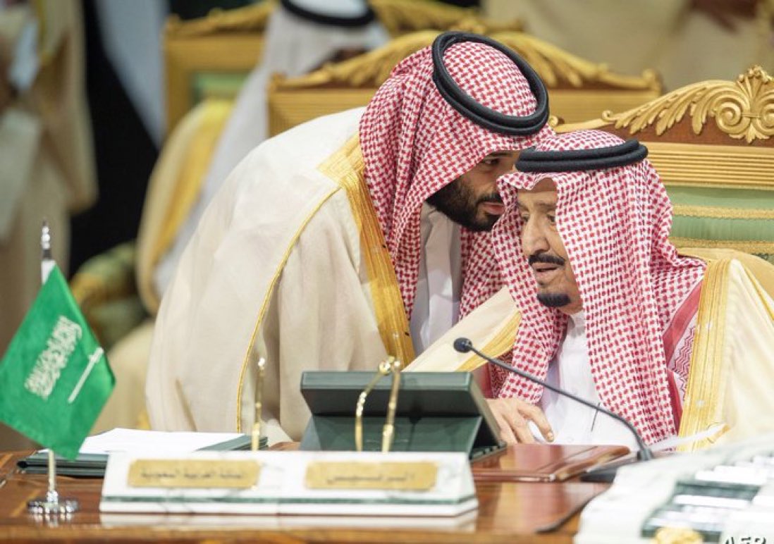 5Abushogaa's tweet photo. متحدث مركز الملك سلمان للإغاثة:

قيادة المملكة سباقة دائما للخير لدعم الشعوب المتضررة والمحتاجة وخاصة القضية الفلسطينية

#الحملة_السعودية_لإغاثة_فلسطين

#قبايل_يافع_السعوديه_عهد_وولا
@KhdrTabt https://t.co/CHzSevGUYr