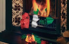 707London's tweet photo. Marks &amp; Spencer was accused by angry social media users of deliberately posting an Instagram photo of Christmas party hats in the colours of the Palestinian flag on fire. M&amp;S removed the post, and said: “We apologise for any unintentional hurt caused.” #London #Leeds #Glasgow https://t.co/aqri1wnnRz