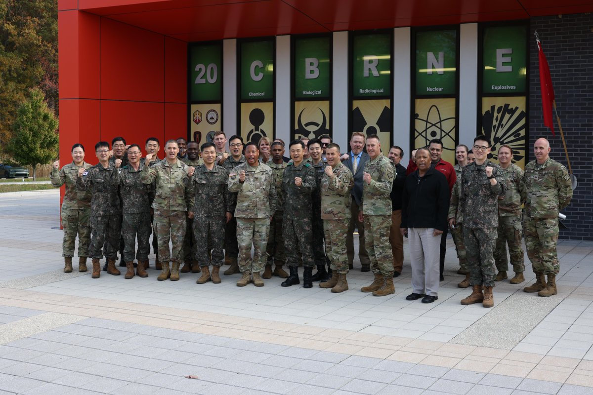 The U.S. Army’s 20th CBRNE Command hosted a tabletop exercise with the Republic of Korea CBRN Defense Command on Aberdeen Proving Ground, Maryland. Read full story: army.mil/article/271376…

#ROKUSAlliance #같이갑시다 #PacificVictors #70YearsStrong #LibertyWeDefend