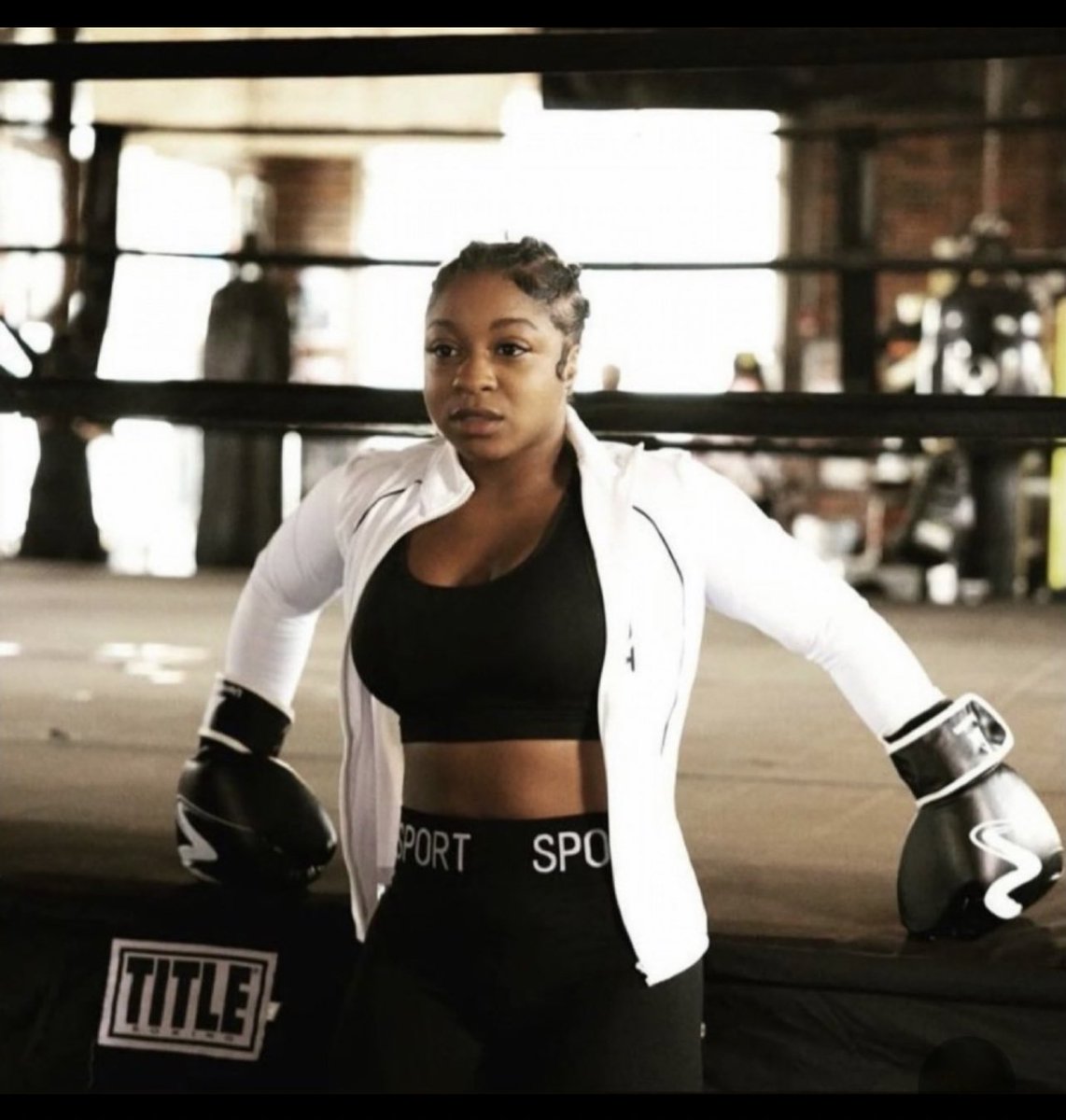 Herswankstyle's tweet photo. Hey y’all if you’re a Naebae you already know it’s Naevember 🎊🎉 and we our supporting our fav @reginae_carter1. It’s Day 2 and we are watching BoxedIn2. Please make sure you support by watching Boxed In 2 on #Peacock 🎥🍿
#Naevember♐️
#Naeday 🖤
#Boxedin2 🥊
#Naebaes4life 🥰 https://t.co/McDbL3sq0F