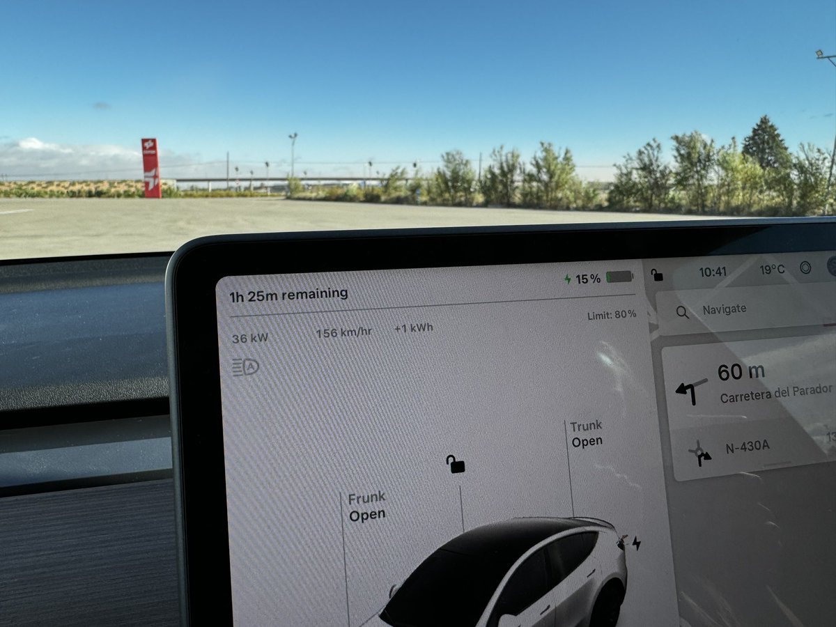 Dnes špatná zkušenost s #Ionity v Albacete. Výkon pouze 36 kW na obou stojanech. Nevíte někdo čím to může být? <a href="/OndrejBacina/">Ondrej Bacina ⚡️🔋🚗 🤖🇨🇿🇺🇦</a> #Španělsko2023 #tesla <a href="/pultzner/">Martin Pultzner</a>