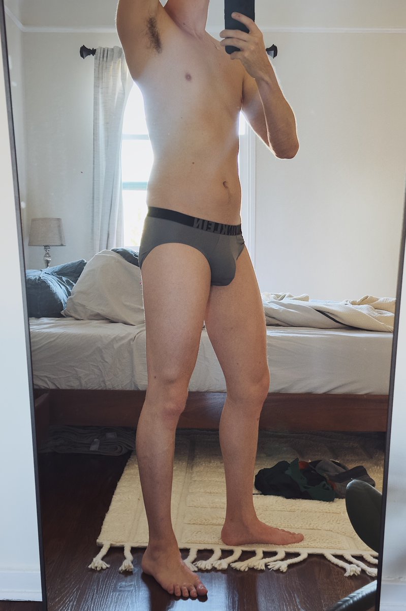 boundLAboy's tweet photo. New mirror finally arrived. Can you help me hang it up? https://t.co/kLPEHifCmR