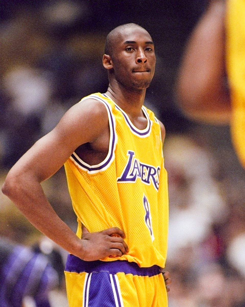 kobe wearing purple jersey
