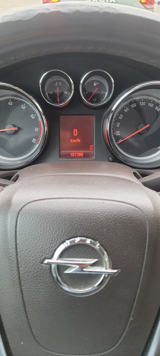 6 yıl ve 125.000km lik yol arkadaşlığı için teşekkürler. <a href="/OpelTurkiye/">Opel Türkiye</a>