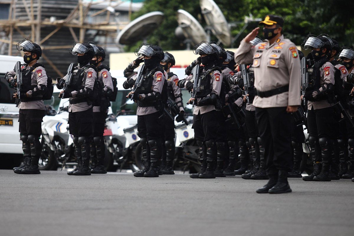 What can be learned from Jemaah Islamiyah’s organizational resilience?

Alif Satria proposes crucal lessons from JI's ability to survive the period of arrests,  the effectiveness of leadership decapitation and effects on organizational structure 

Full ➡️ buff.ly/47cgviw