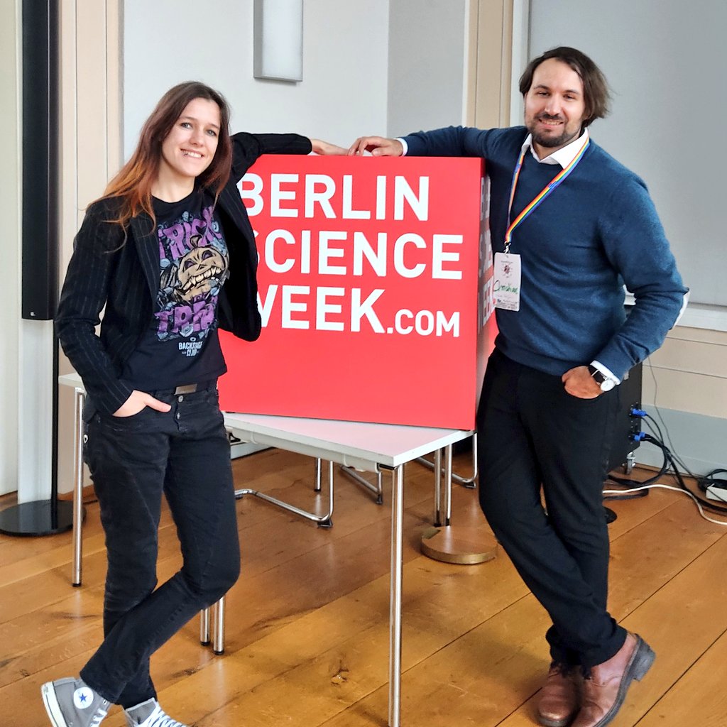 Networking means making friend 😁 Happy to have met @ChrKuttner from @NatureComms at the @PDDBerlin @BerlinSciWeek 
#BerlinScienceWeek