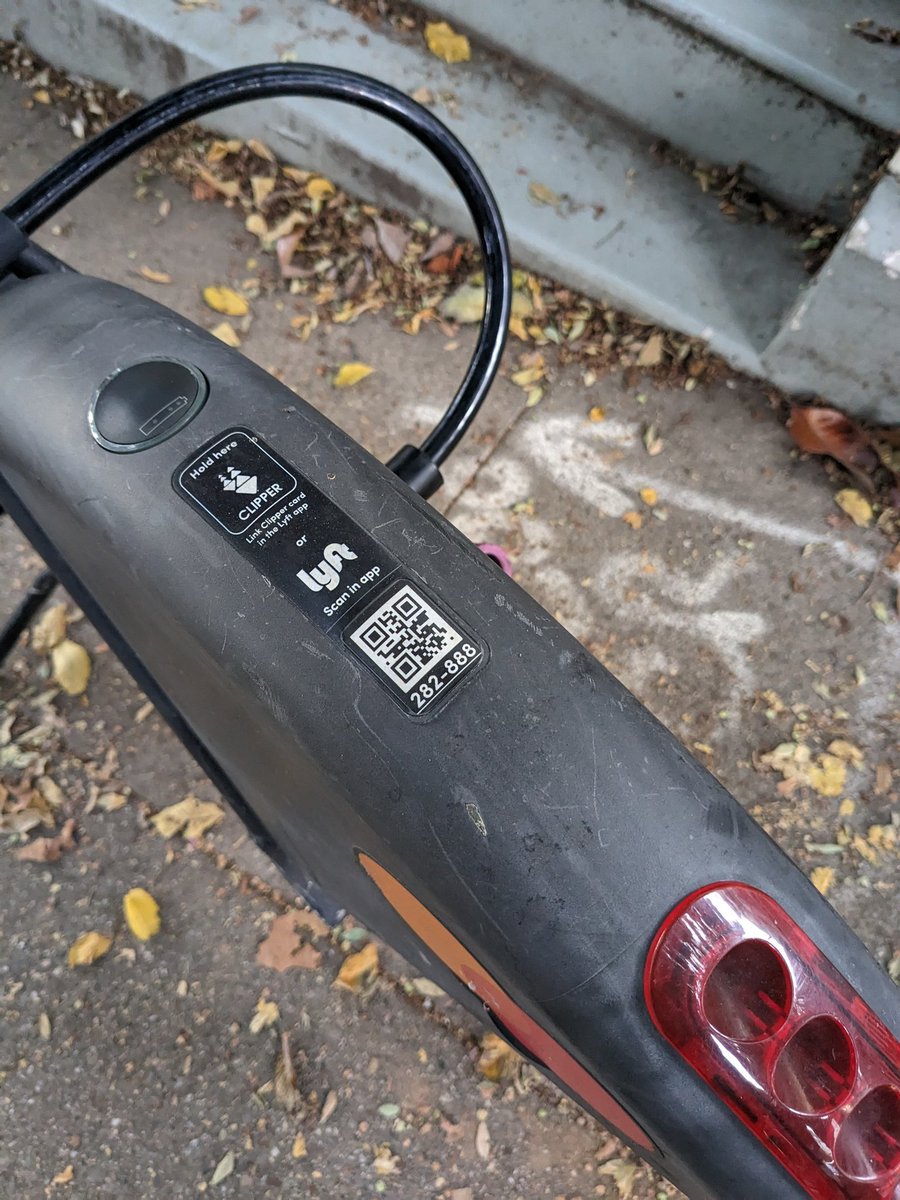 rachel_elson's tweet photo. @baywheels @lyft this was blocking my front steps this morning. Want to come fetch it? https://t.co/ajzGhVDkQe