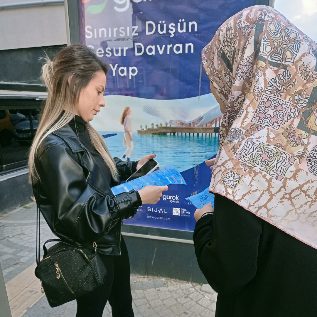 SaadetKadin43's tweet photo. İsrail'in Gazze'de işlediği vahşet karşısında halkın atması gereken adımlar hakkındaki bilgilendirme broşürümüzü dağıttık.
#boykot et!
#harekete geç!
#oy verdiğin partinin hareketlerine ve hareketsizliğine dikkat et!
. https://t.co/FhCG9uXARd