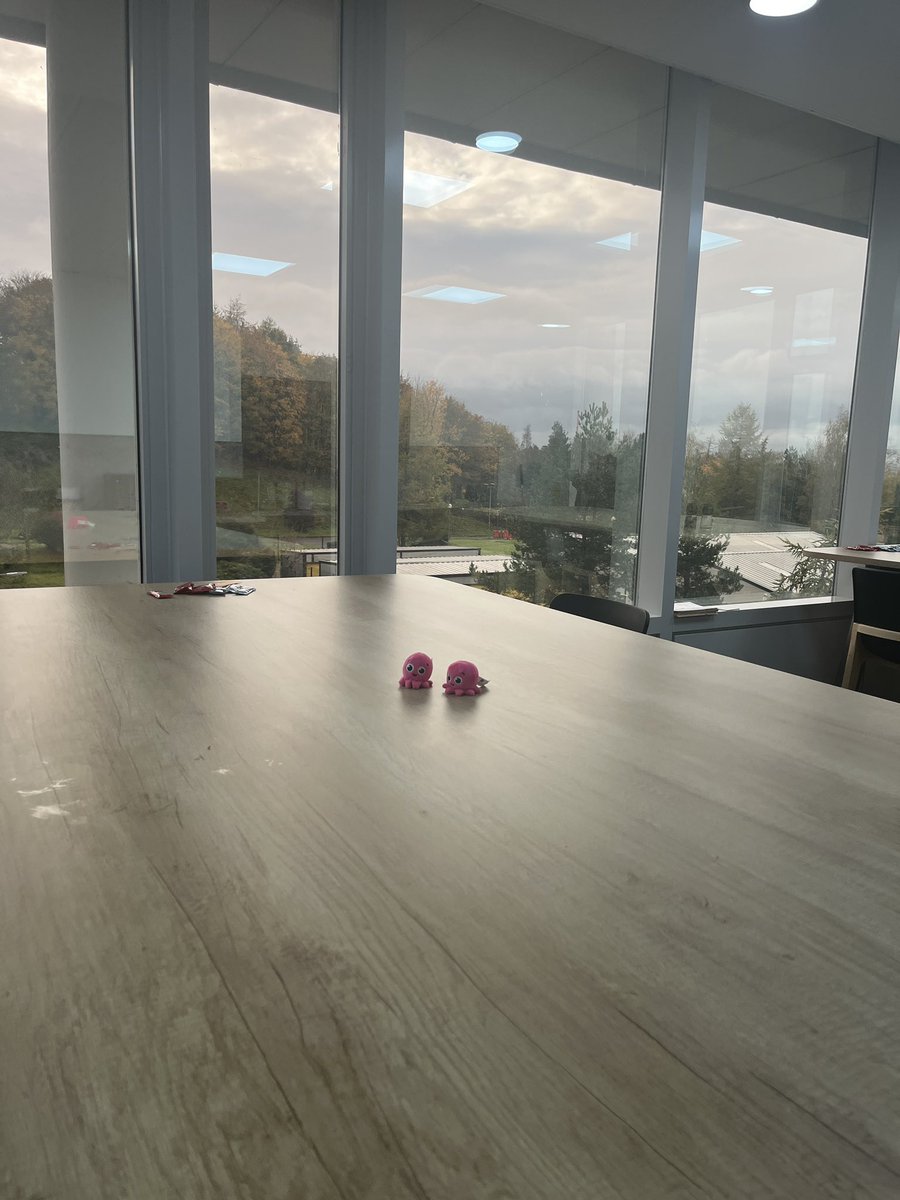 loo0sy's tweet image. when your being mean to me this is who ur being mean to: