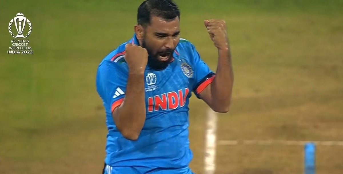 Five wicket haul for Mohammad Shami 🔥🔥💯 he surpassed zaheer Khan with 46 wickets world class bowler for a reason 👏👏 Congratulations to team 🇮🇳 what a speechless Performance 🏆 #Shami #INDvsSL #Siraj #ViratKohli #ShubmanGill #ShreyasIyer