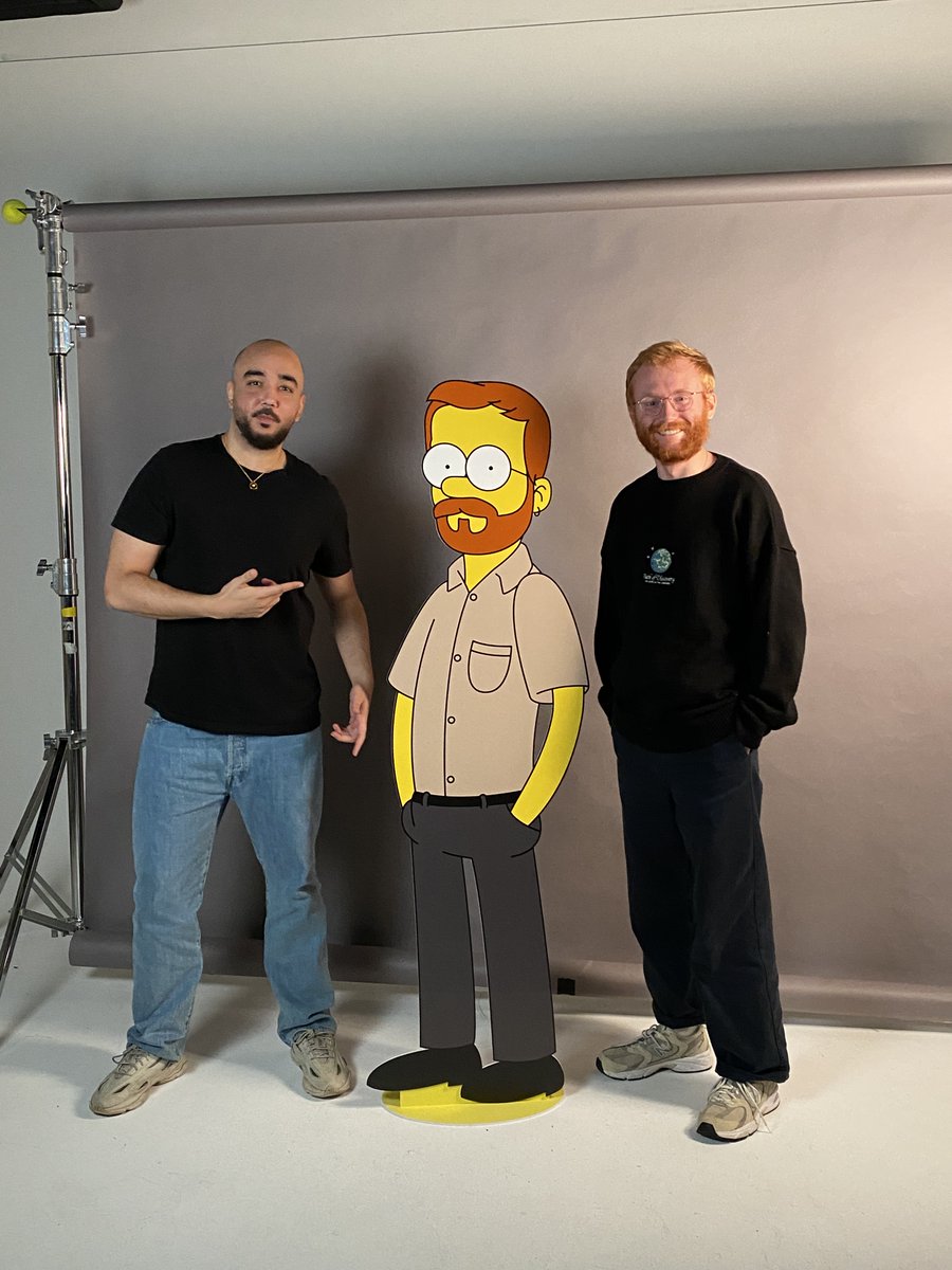 aandeStudios's tweet photo. A special #Simpsons send-off! 👀

Today we bid farewell to our talented Motion Designer, Curtis Reeve, and what better way to say goodbye than with a custom Curtis-cut-out! 

Next step? Creating one for everyone in the office? https://t.co/WcksNSrhKR