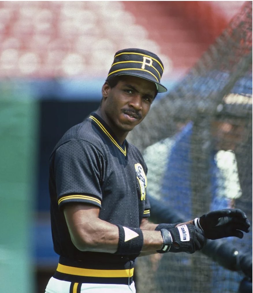 htowncritic's tweet photo. Let’s compare Adolis Garcia’s “transformation” to Barry Bonds.

What do y’all think? Am I wrong for being suspicious? https://t.co/kksY5mG0EI