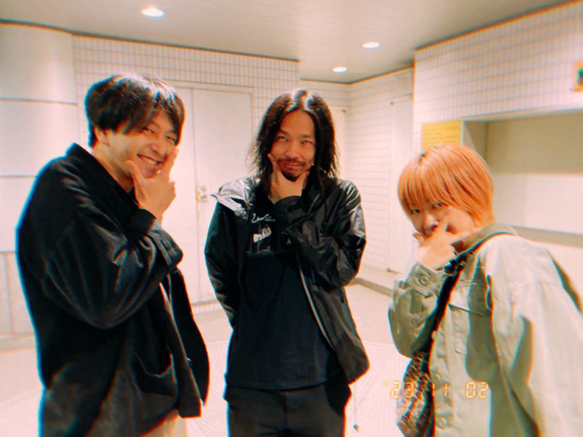 iamsam_drums's tweet photo. 明日のライヴに向けて、リハでございました。
akemiは2公演！！

夜行性の生き物がおよそ三匹。 https://t.co/FWdtEC8J1O