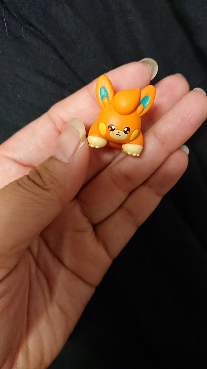 tria_111's tweet photo. ポケセンでガーディかウィンディかパモさんのぬいぐるみ欲しかったけど、さすがに高いしデカかったのでゲーセンでちっさいパモさんもらった！

あとカイオーガの写真撮るの忘れた(´・ω・｀) https://t.co/DzQLyirtNm