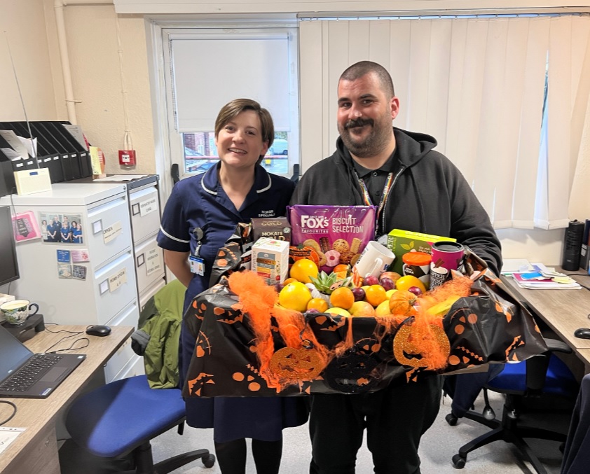 🫁Huge thank you to the @BTH_WellTeam for bringing our department this wonderful hamper for our participation in this years NHS Staff Survey 2023!🫁 It certainly put a smile on our faces 😁