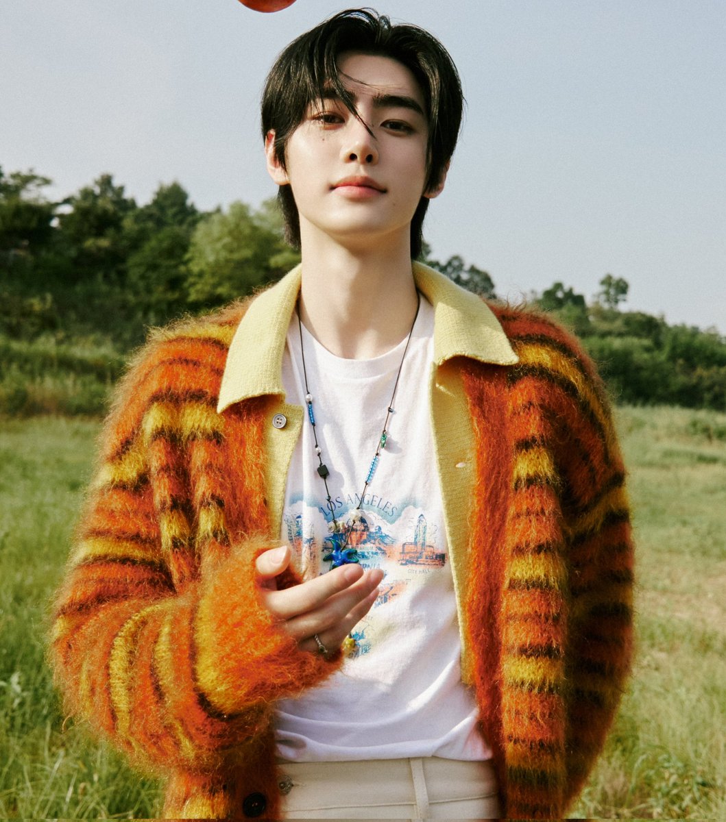 archiveofhoon's tweet photo. sunghoon is literally the most gorgeous man https://t.co/mrAP70e6cm