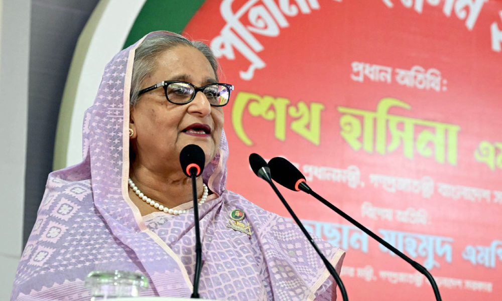 albd1971's tweet photo. Strongly condemning #BNP's attack on journalists and killing of police, HPM #SheikhHasina today said these incidents should be portrayed globally. "They must be exposed to punishment for assaulting journalists and killing police," said the PM during the BFUJ Conference.
#BNPViolence #BoycottBNP #BNPJamaatViolence
👉https://t.co/u5C053o2R5
