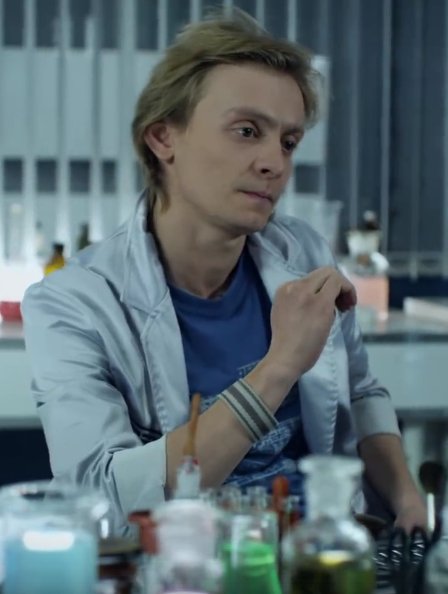 dailytib's tweet photo. he’s so androgynous it’s like a man and a woman had a baby https://t.co/Sf4CpvclT0