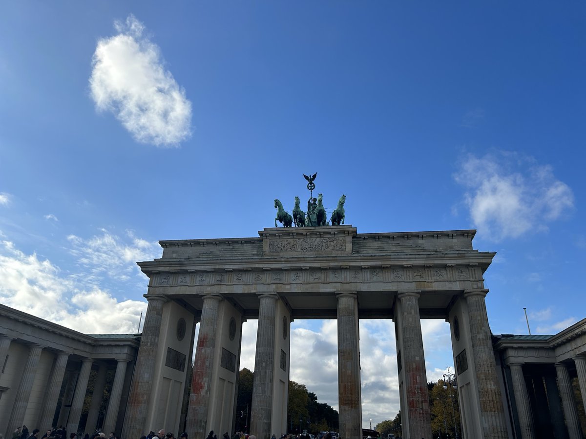 Its a busy final day of the #mrnaconference. We have been busy connecting with Industry experts to discuss our portfolio of Nucleic Acid-based products.
#mRNA #pDNA #CDMO #GMP #cGMP #biomanufacturing #LNP #lipids #cleanrooms #mrnaconference #sgRNA #siRNA #DNA