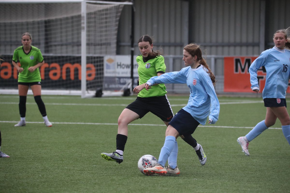 CliveJonespr's tweet photo. @SheKicksdotnet @wssmagnews @TalkingWoSo @GirlsontheBall @garybarrell @G2CollegeSoccer @JonMaloney9 Very competitive between Worcestershire and Staffordshire - final score Worcs 1 - 1 Staffs Match photos on https://t.co/tLYdcbCwSI https://t.co/2HBx0UroEu