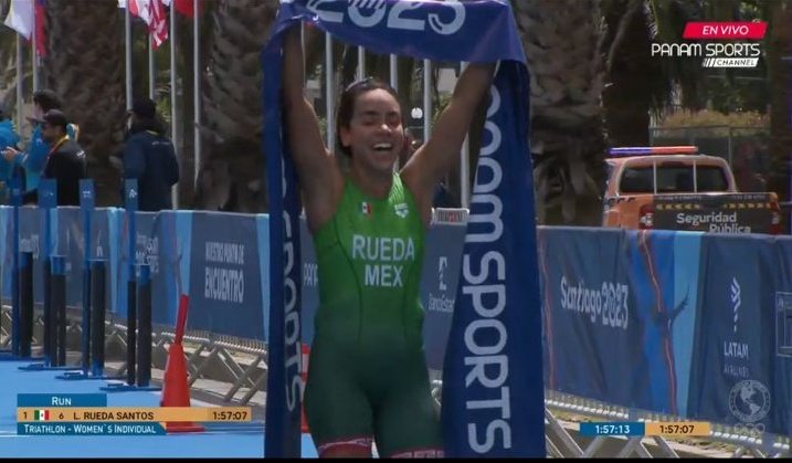 VERATRIX_mx's tweet photo. @lizeth_rueda campeona del Triatlon femenil de los Juegos Panamericanos 2023 en Santiago de Chile.
Muchas felicidades !!!
#TeamMEX https://t.co/JOyXoolaHE