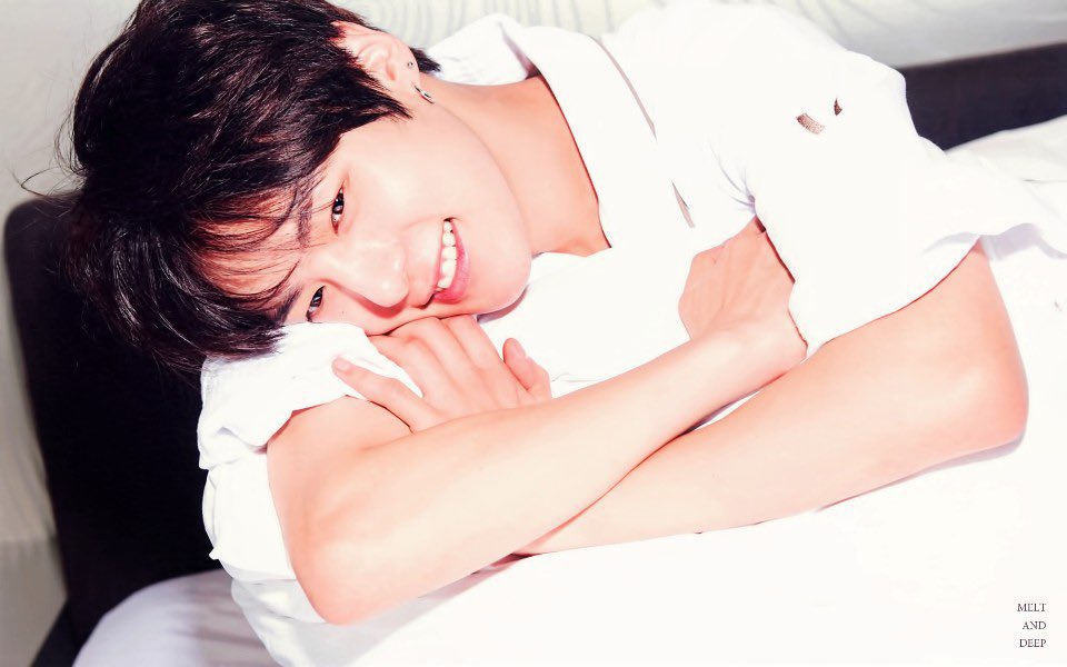 세상에서 제일 믿음직한 말티쥬
우리 민혁이 생일 너무너무 축하해
찬 바람이 불어오면 다가올 네 생일에 얼마나 설레는지 몰라
올해도 우리만의 11월을 보내자
많이많이 사랑해 기다리고 있어 내 바다야 내 고래야 🤍💙
#HBDtoMINHYUK #민혁이의_그림이시작된날1103