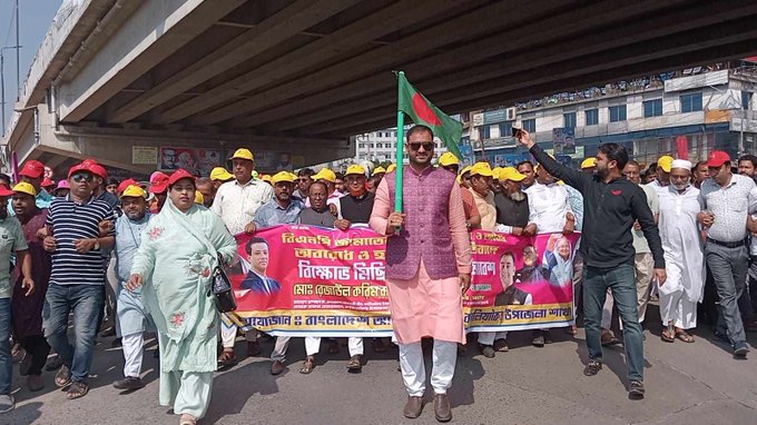 নান্দিনায় রেল লাইনের ক্লিপ খোলে স্লিপার তোলার সময় এক যুবক আটক