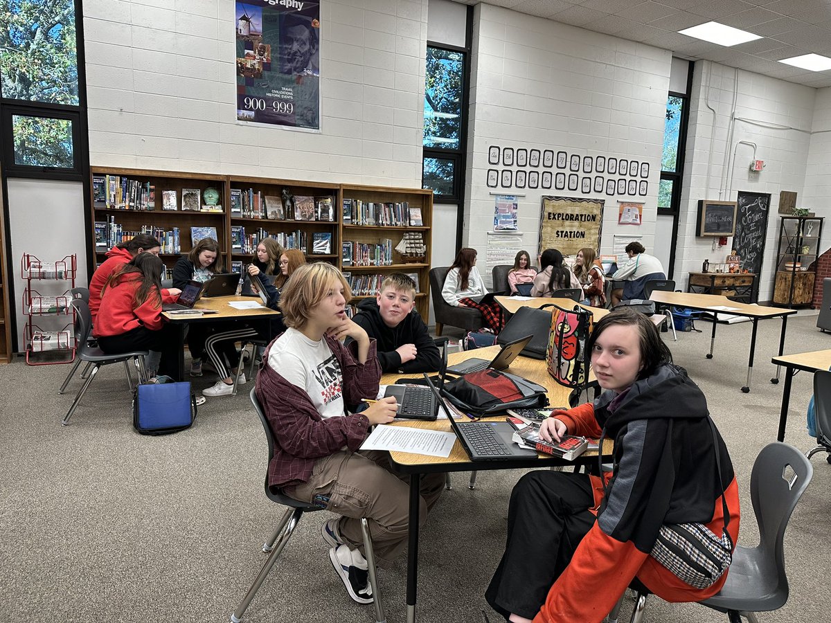 West Plains Middle School- Ms. Anastasia Closser utilizing Literature Circles during Eighth Grade ELA to discuss their novel Refugee by Alan Gratz. #ZizzerProud