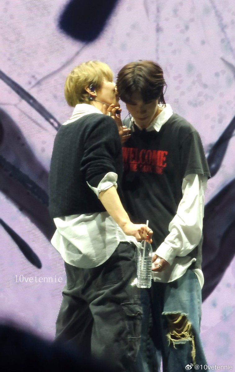 연애중입니다~

cr. 10vetennie weibo.com/6264137487/496…

#헨텐 #亨钦 #Tendery #Henten #เฮนเตนล์