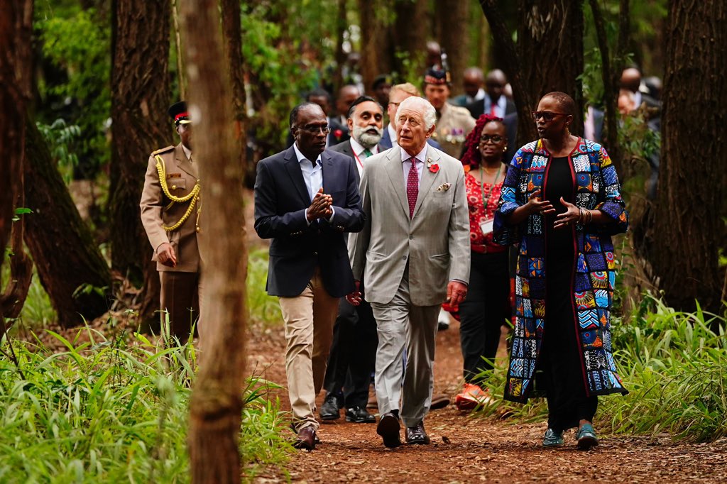 The Royal Family (@royalfamily) on Twitter photo 🌳 In Karura Forest in Nairobi, The King spent time with environmentalist <a href="/MathaiWanjira/">Wanjira Mathai</a> - daughter of legendary environmentalist and Nobel Prize-winner Wangari Mathai, and planted trees with local children engaged in environmental activism. 🌳 In Karura Forest in Nairobi, The King spent time with environmentalist <a href="/MathaiWanjira/">Wanjira Mathai</a> - daughter of legendary environmentalist and Nobel Prize-winner Wangari Mathai, and planted trees with local children engaged in environmental activism.