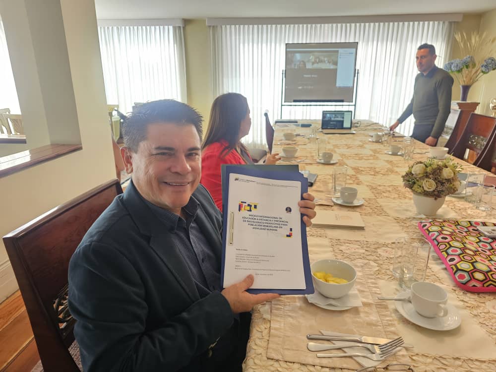 WuikelmanAngelP's tweet photo. #Ahora desde Quito, Ecuador nos encontramos en la reunión preparatoria para la graduación de la 2da cohorte de Bachilleres Productivos venezolanos residentes en esta nación

#ElEsequiboEs5VecesSÍ https://t.co/yETH4FeV5W