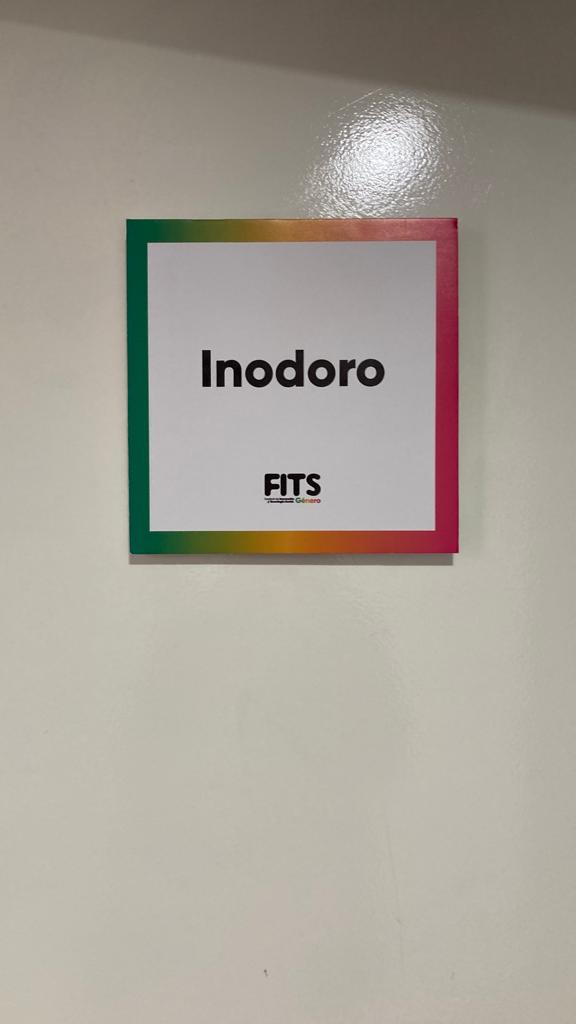 delpinoprensa's tweet photo. Baños en #FITSGenero 👏 https://t.co/Ix8EBDtGFF