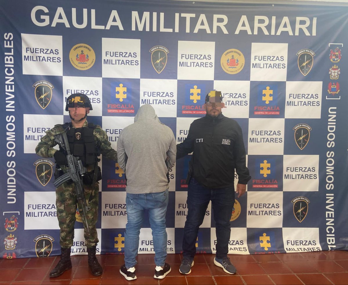 Ejercito_Div4's tweet photo. .@COL_EJERCITO captura presunto secuestrador de Los Trocheros, estaría implicado en el secuestro de 9 personas en el #Meta. Entre los afectados se encuentran ganaderos y agricultores del Ariari: Granada, San Juan de Arama, Lejanías y Vista Hermosa. #ContundenciaOperacional https://t.co/rd3A5pRjk6