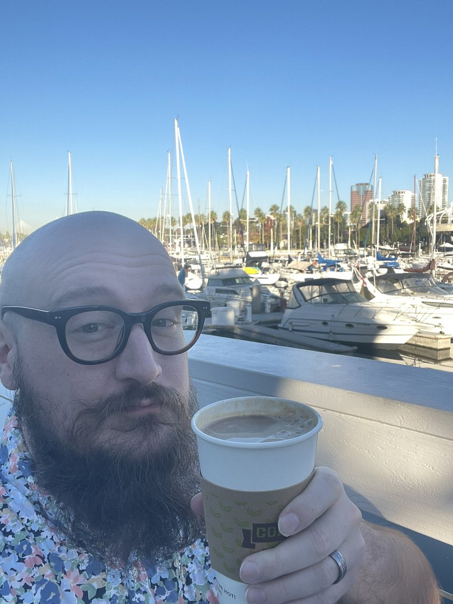 MelloBeard1's tweet photo. Really roughing it in California this morning #BlizzCon #longbeach https://t.co/PJMkaF5Fsh