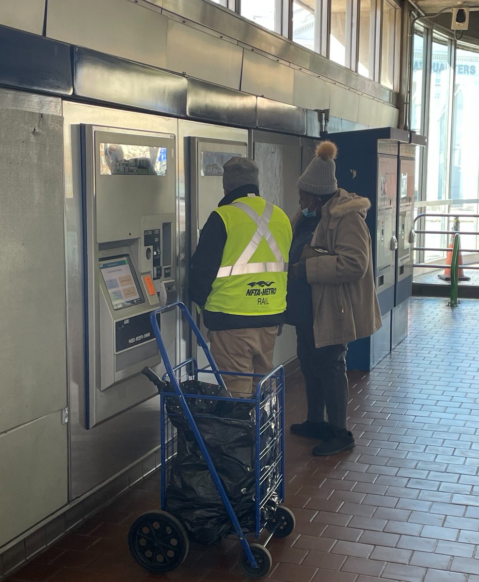 NFTAMetro's tweet photo. We have been spending extra time at rail stations and bus stops talking to riders about our new fare system and answering your #MetGo questions. If you see one of us during your commute, feel free to stop over and chat with us. We are here to help! https://t.co/zKN2WVa1jV