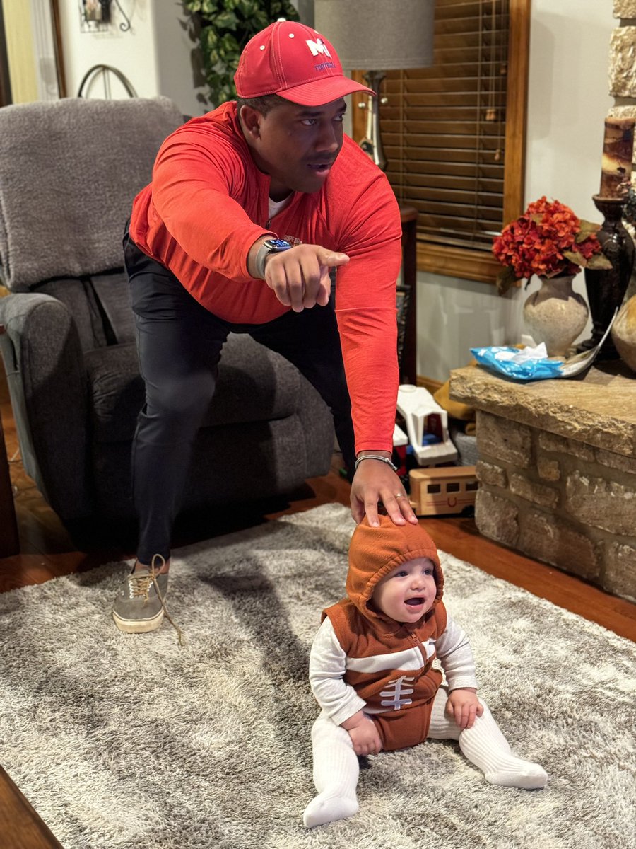 Coach Pearson tweet media