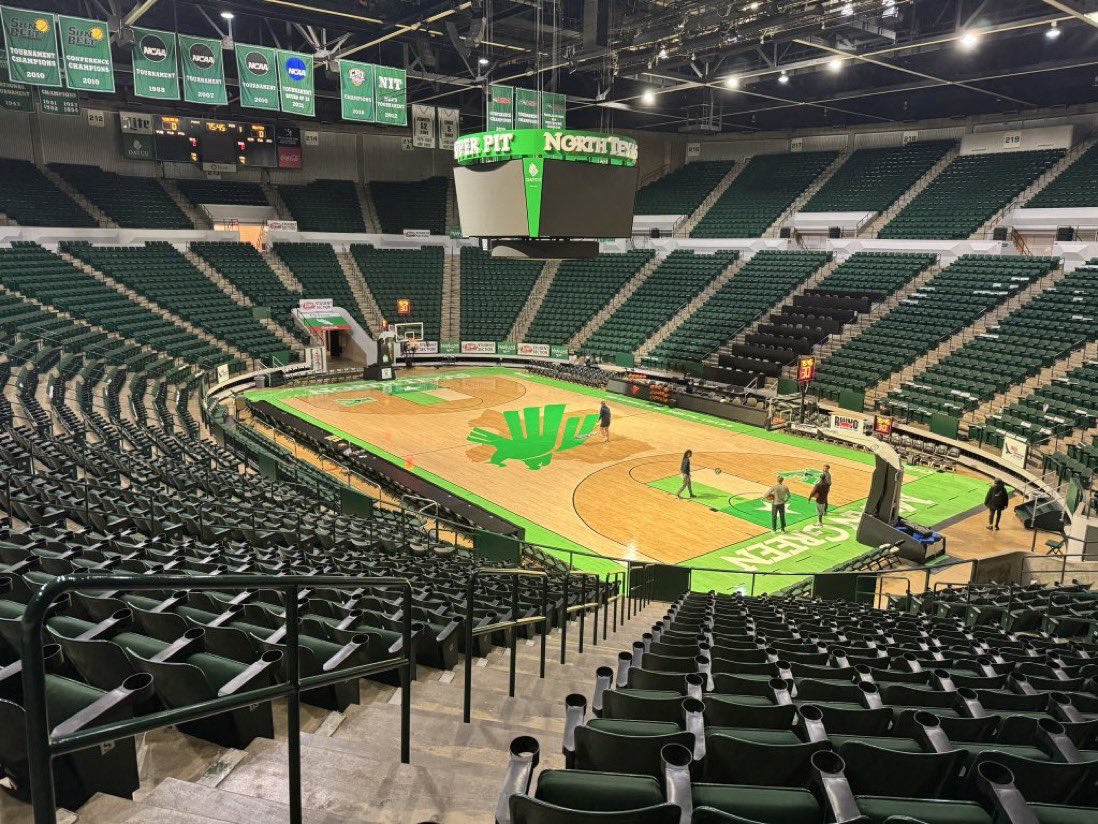 CoachJBurton's tweet photo. Woke up this morning to my first game day at UNT. Excited to compete with this @MeanGreenWBB team!! #FastPace #PremiumGasOnly https://t.co/8Eveh3R7mN