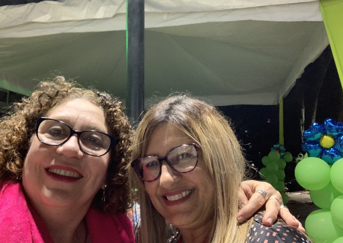 EddaArmas's tweet photo. FILUC nos hizo conocernos y en 12 años de trabajo juntas la amistad con @rosamariatovar surgió como gran regalo de vida. #amigas #FILUC #vida https://t.co/Ay0vCip1r1