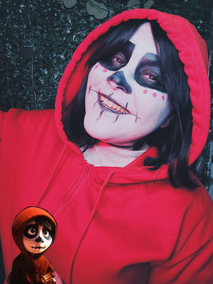 Kitty_Norlu's tweet photo. Feliz Dia de Los Muertos, and what better way than showing my new cosplay from the movie @pixarcoco 🥰🥰🇲🇽💀🥀
#miguelcoco #cocomovie #DiaDeLosMuertos #cosplayer https://t.co/IA0Q5OJjAb