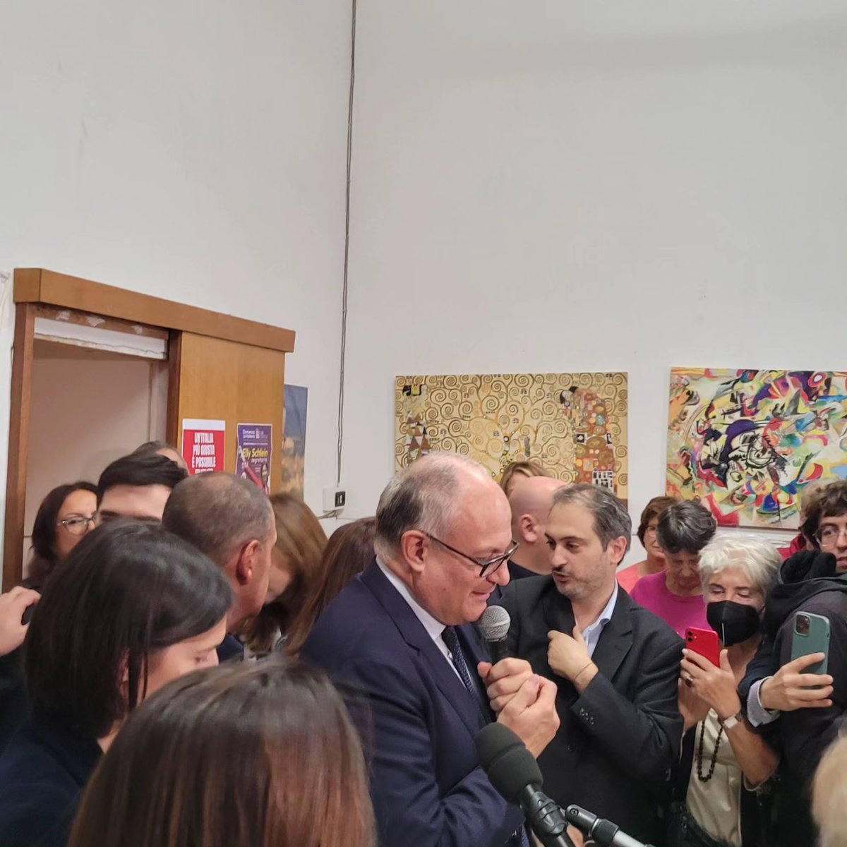 PD ROMA (@pd_roma) on Twitter photo Martedì scorso, nella sezione PD di Testaccio, con la Segretaria <a href="/ellyesse/">Elly Schlein</a>, il Sindaco di Roma <a href="/gualtierieurope/">Roberto Gualtieri</a> e il Segretario del PD Roma <a href="/enzofoschi/">Enzo Foschi</a>. Verso la Manifestazione dell'11 novembre a Piazza del Popolo. Per un futuro più giusto. L'alternativa c'è! #PartitoDemocratico Martedì scorso, nella sezione PD di Testaccio, con la Segretaria <a href="/ellyesse/">Elly Schlein</a>, il Sindaco di Roma <a href="/gualtierieurope/">Roberto Gualtieri</a> e il Segretario del PD Roma <a href="/enzofoschi/">Enzo Foschi</a>. Verso la Manifestazione dell'11 novembre a Piazza del Popolo. Per un futuro più giusto. L'alternativa c'è! #PartitoDemocratico