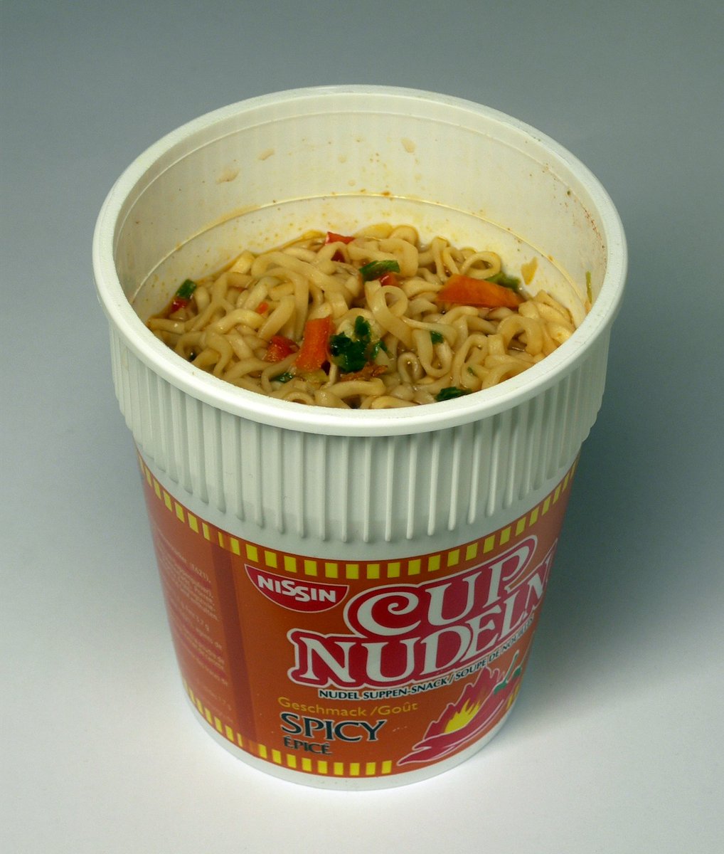 SaycheeseDGTL's tweet photo. Cup Noodles will be microwavable for the first time in 50 years thanks to new cup design. Starting 2024, What was once a styrofoam cup will soon switch over to a paper design, making the new package microwave-&amp; eco-friendly. 🍜 https://t.co/7QzTAGFLNw