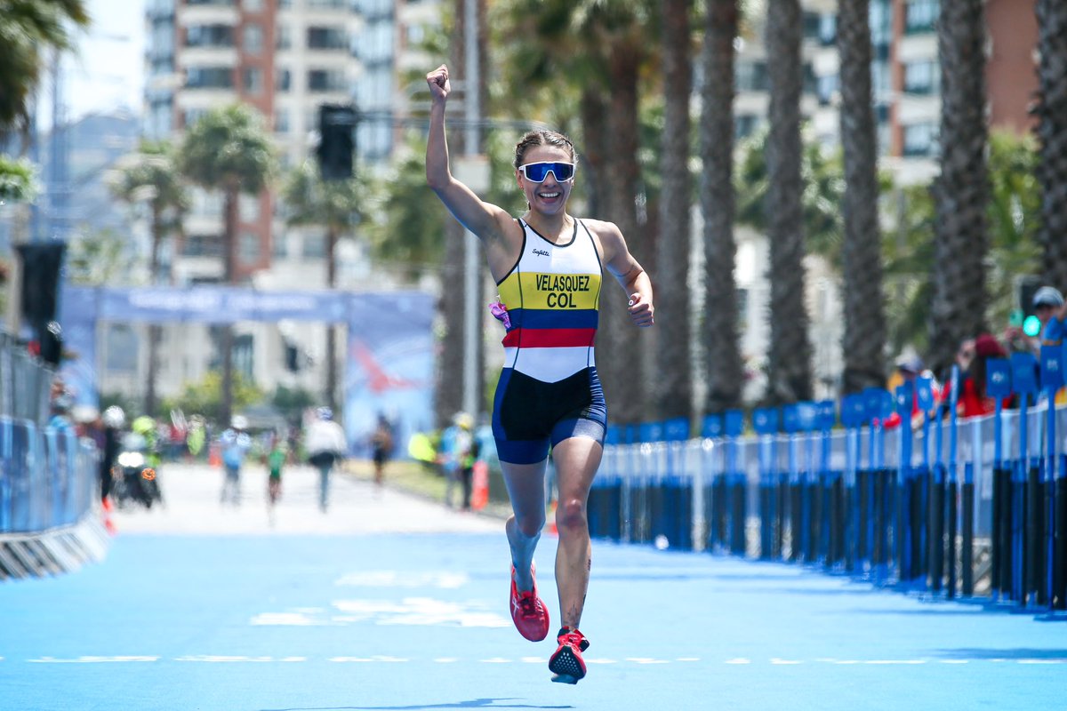 worldtriathlon's tweet photo. Golden day for Mexico at the 2023 Santiago Pan American Games, with Lizeth Rueda delivering a running master class to claim 🥇Her teammate Rosa Maria Tapia Vidal rounded a great day for Mexico with 🥉, while Colombia's Maria Carolina Velasquez Soto crossed the finish line in 🥈 https://t.co/0RMdQQrkXB