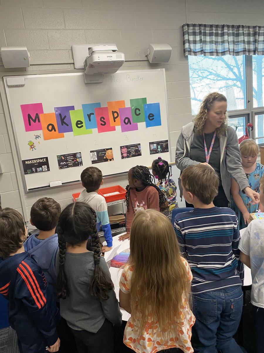 KaylaStine2's tweet photo. We are super excited to start our robot stations in the HUB! @Creeksidetweet #WEareLakota @MicheleLM https://t.co/6aUaYGUOIZ