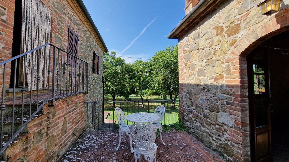 toscanaimm's tweet photo. Farmhouse with pool and land for sale in Tuscany

C1405 - https://t.co/sbSdqwNU7s

#realestateagent #tuscany #immobiliare #swimmingpool #arezzo #toscana #farmhouse #farmholiday #countryhouse #stonehouse #ruralhouse #realestate #luxuryproperty #luxuryrealestate #toscanaimmobiliare https://t.co/X9nMTNrJqz