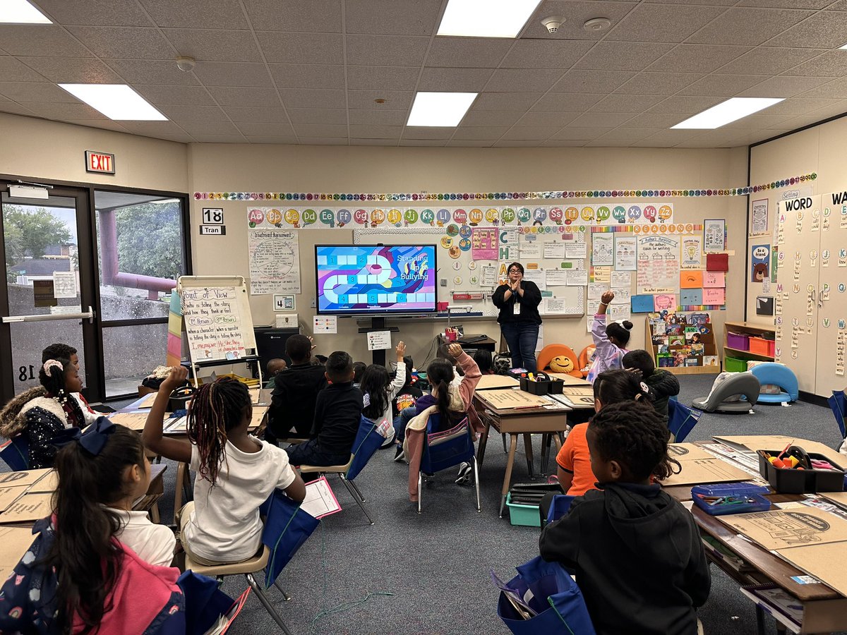 Thank you to the Holocaust Museum Houston for coming to our school and presenting a lesson on Bullying ! Our students really enjoyed it! @PetroskyPirates @AliefISD @AliefCounseling