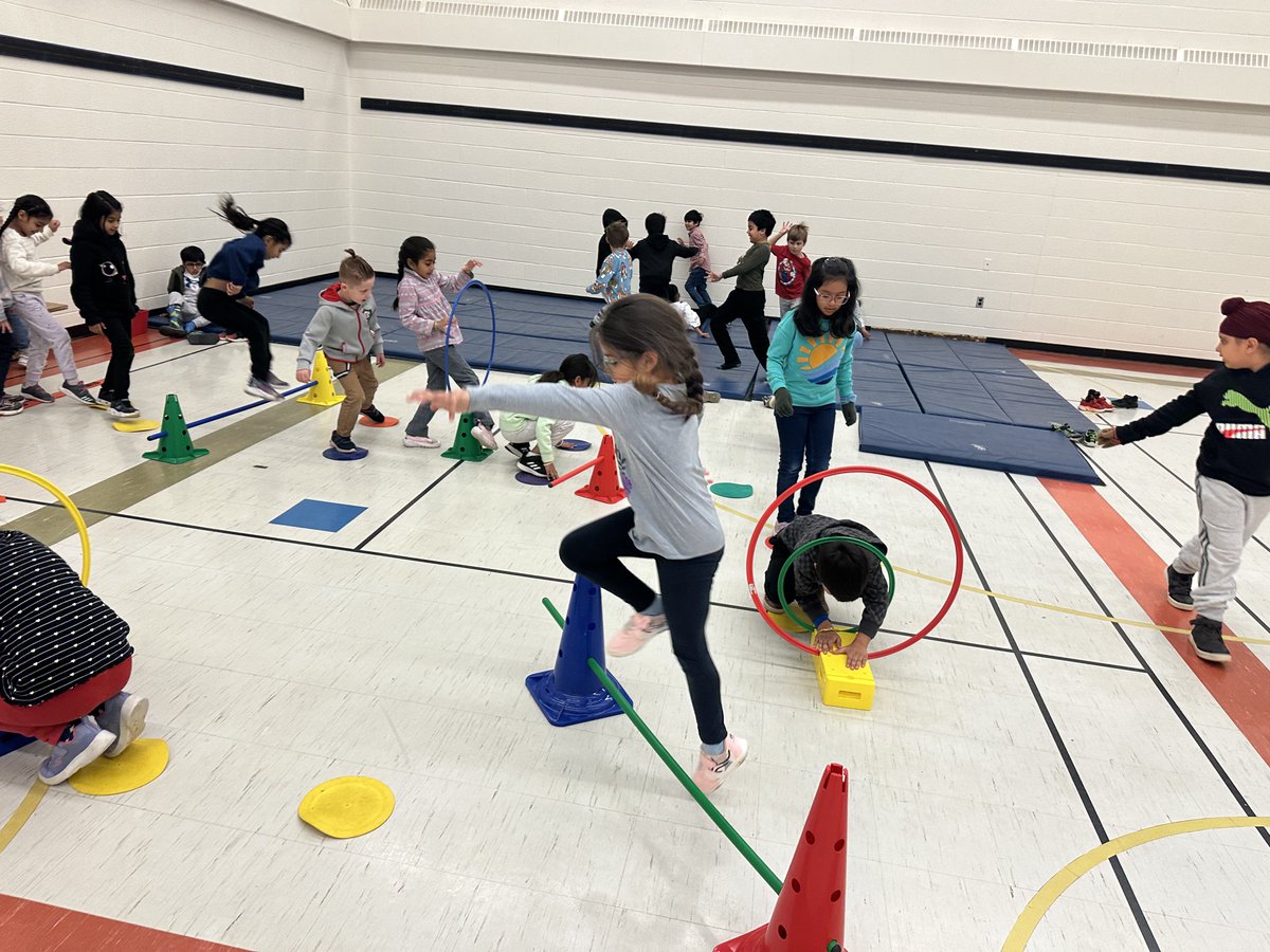 We focused on our Gross Motor Skills today and some students even modified the obstacle course to make it more challenging for themselves! 👏 #FunInTheGym #SomersetFam