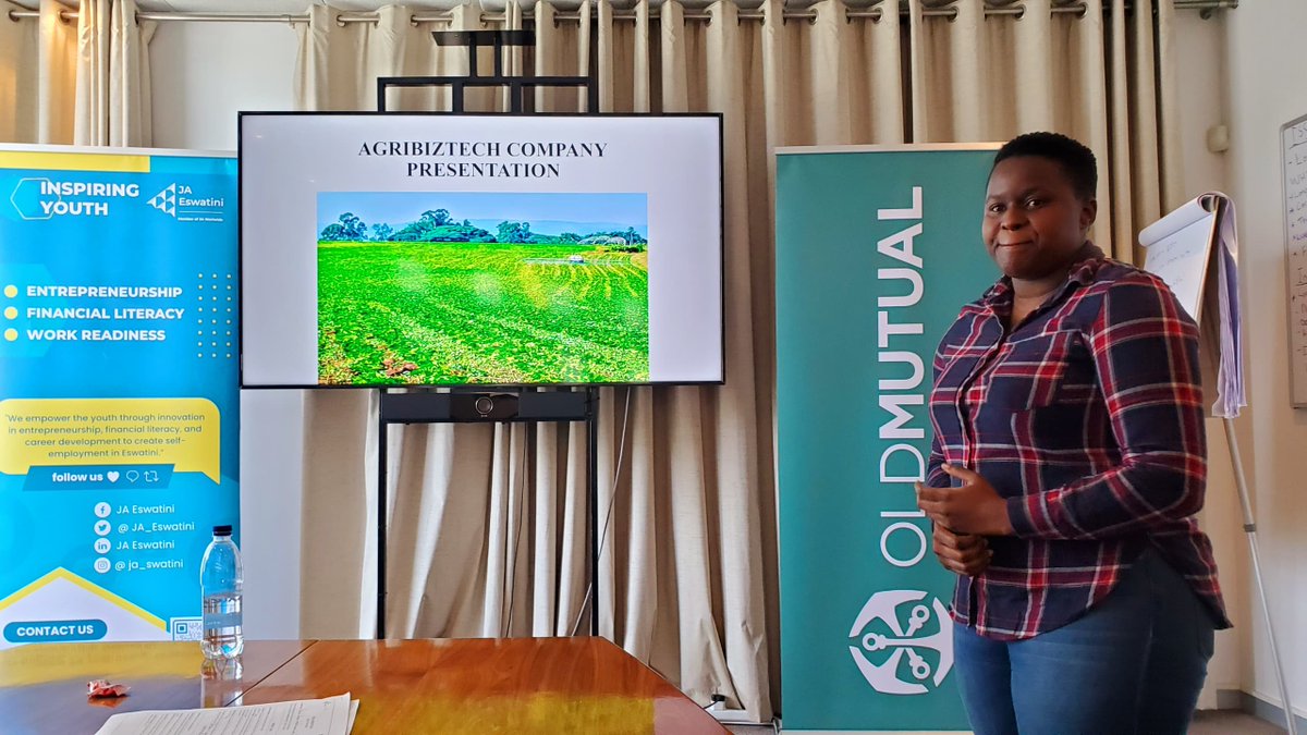 OldMutualSZ's tweet photo. Old Mutual Eswatini has partnered with @JA_STL  where youth businesses will be assisted financially and with business mentorship to the tune of E100 000. The young entrepreneurs made their business plan presentations at Old Mutual offices on the 2nd November, 2023.

#oldmutual https://t.co/Nh9Y6N7hYA